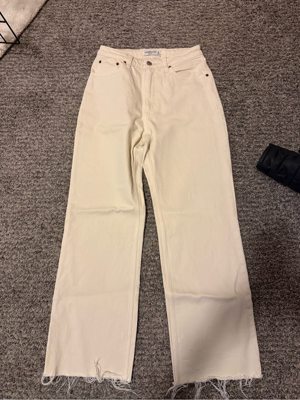 Abercrombie & Fitch Curve Love High Rise 90s Relaxed Jean - 26 SHORT